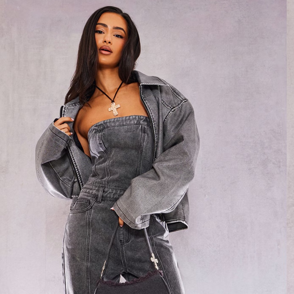 Pretty Little Thing Bandeau Denim Jumpsuit - Picture 13 of 14